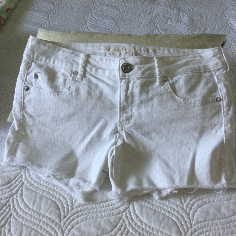 Women’s American Eagle Denim Short.  Factory Distressed. Size 10